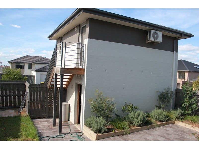 1/9 Garret Lane, Hoxton Park NSW 2171