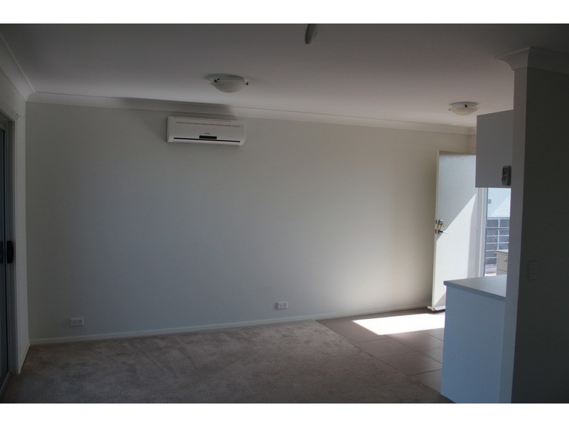 1/9 Garret Lane, Hoxton Park NSW 2171