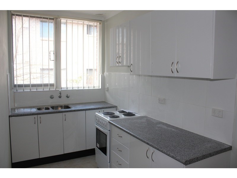6/76 Harris Street, Fairfield NSW 2165