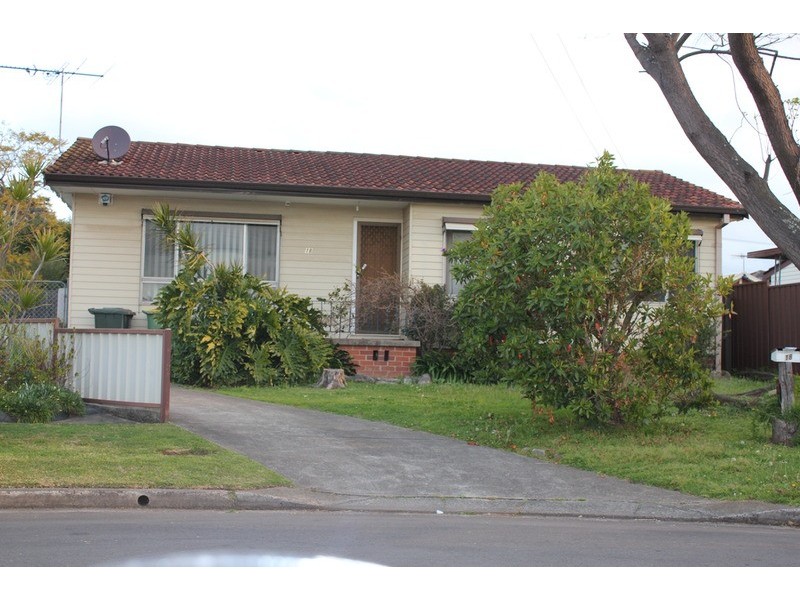 18 Snowden Crescent, Smithfield NSW 2164