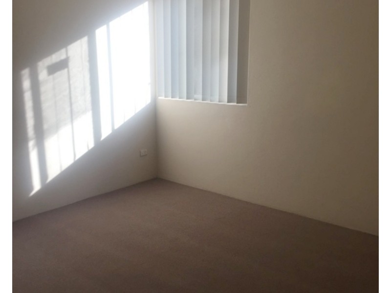 51/127 The Crescent, Fairfield NSW 2165