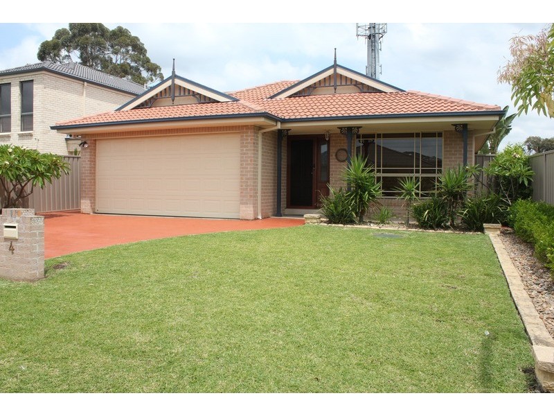 4 Hannan  Place, Prairiewood NSW 2176