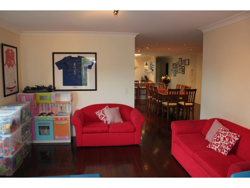 4 Hannan  Place, Prairiewood NSW 2176