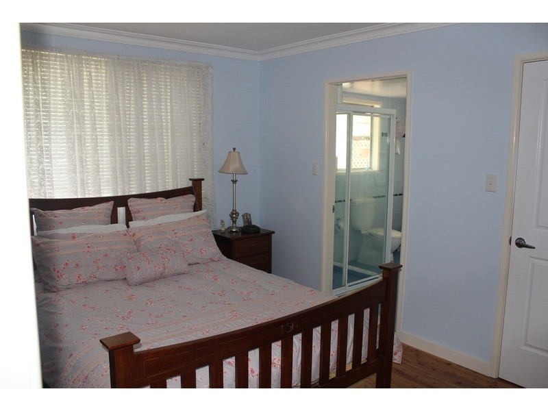 10 Noelene Street, Fairfield West NSW 2165