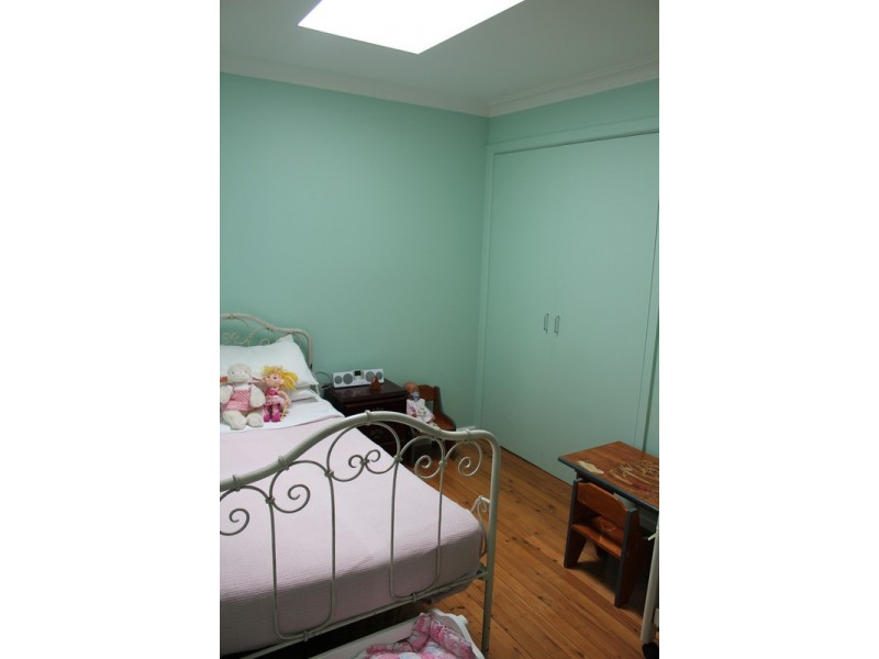 10 Noelene Street, Fairfield West NSW 2165