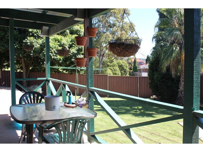 Edensor Park NSW 2176