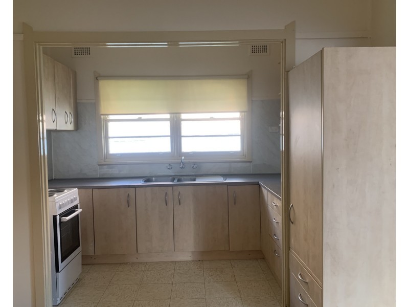 4 Oxley Street, Fairfield NSW 2165