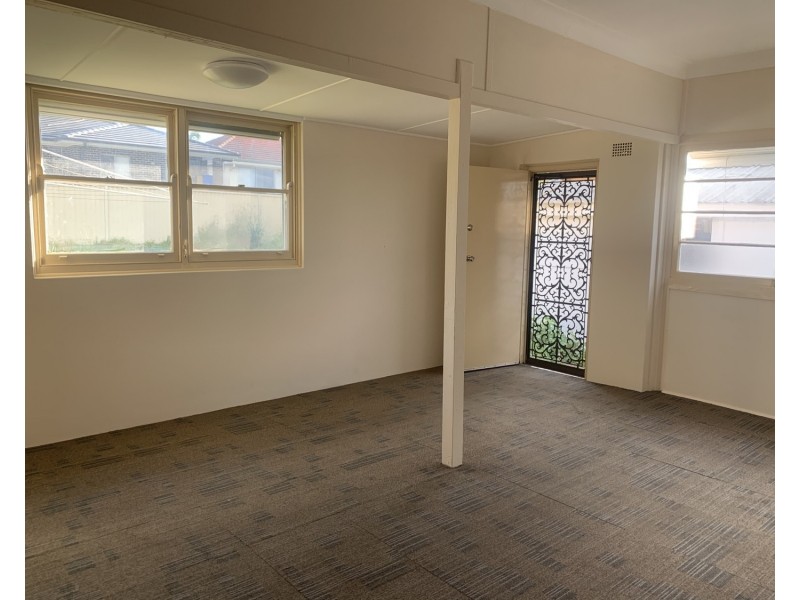 4 Oxley Street, Fairfield NSW 2165