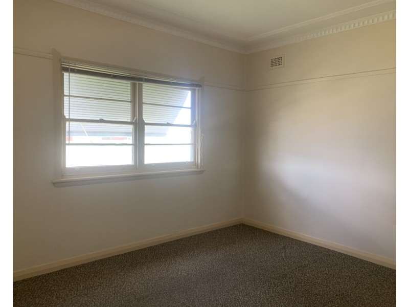 4 Oxley Street, Fairfield NSW 2165