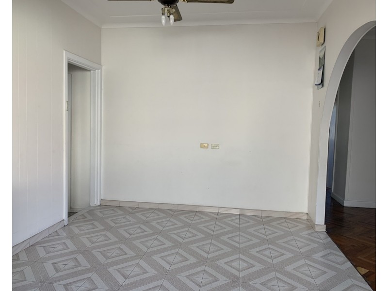 2 Loscoe Street, Fairfield NSW 2165