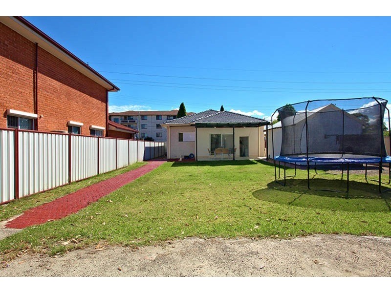 417 The Horsley Drive, Fairfield NSW 2165