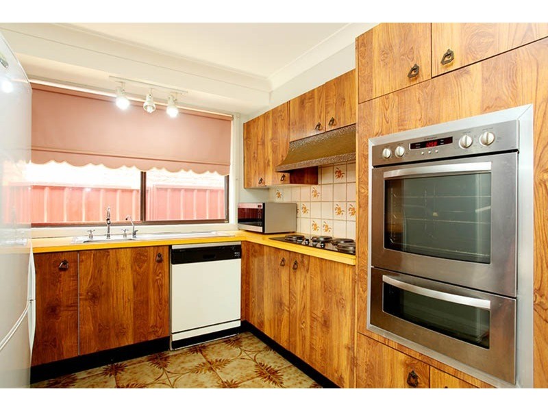 11 Borneo Court, Bossley Park NSW 2176