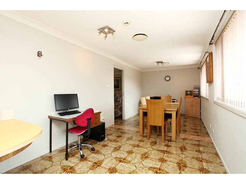 11 Borneo Court, Bossley Park NSW 2176