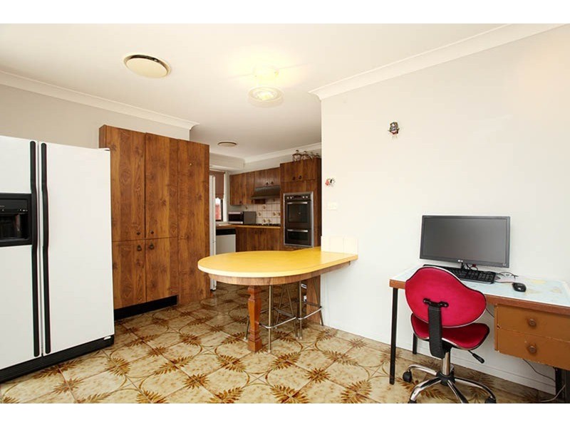 11 Borneo Court, Bossley Park NSW 2176