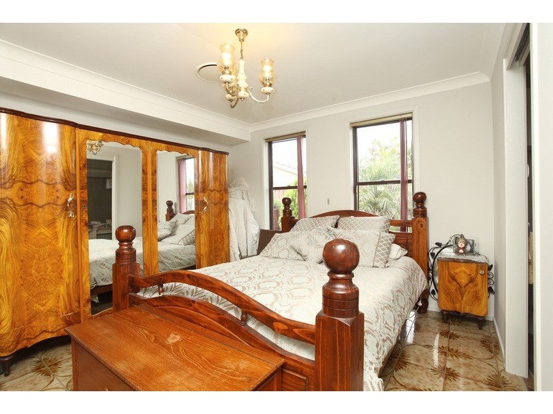 11 Borneo Court, Bossley Park NSW 2176