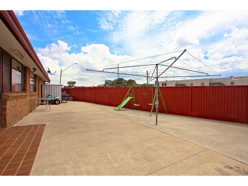 11 Borneo Court, Bossley Park NSW 2176