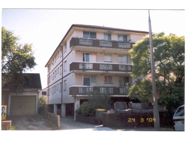 2/70 Hamilton Road, Fairfield NSW 2165