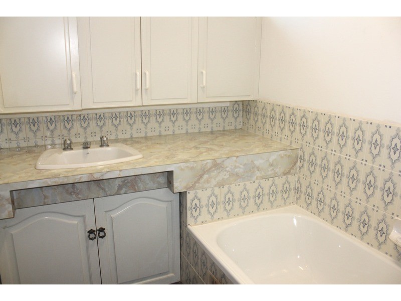 8 Bathurst Street, Wakeley NSW 2176