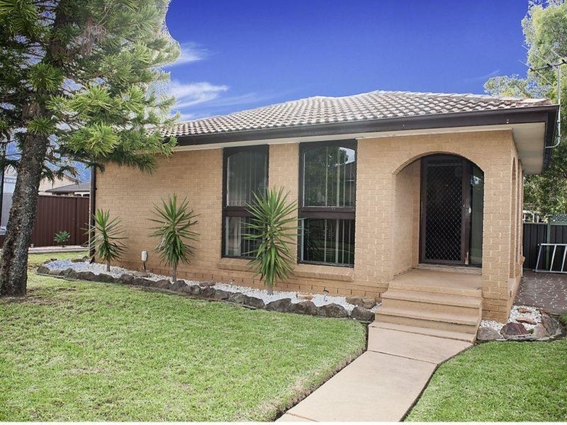 9 cecil Place, Greenfield Park NSW 2176