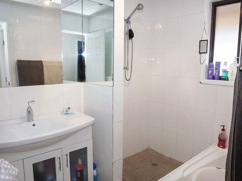 9 cecil Place, Greenfield Park NSW 2176