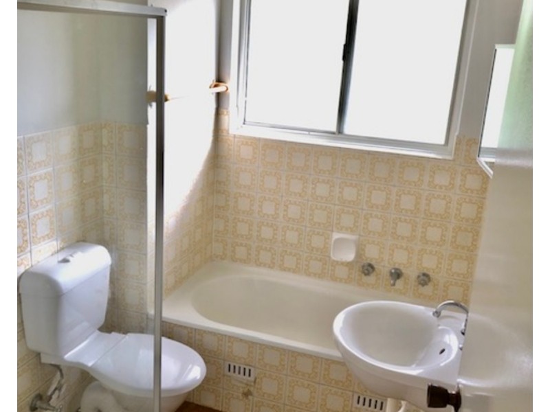 37/127 The Crescent, Fairfield NSW 2165