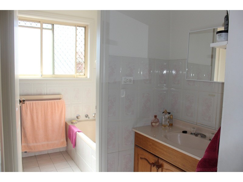 2/33 Mallacoota Street, Wakeley NSW 2176