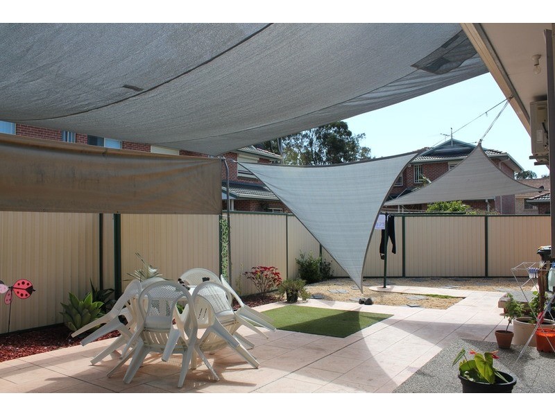 2/33 Mallacoota Street, Wakeley NSW 2176