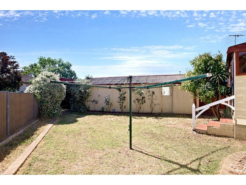 28 Hemingway Crescent, Fairfield NSW 2165