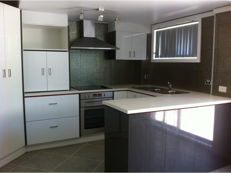 4 Twentyseventh Avenue, West Hoxton NSW 2171