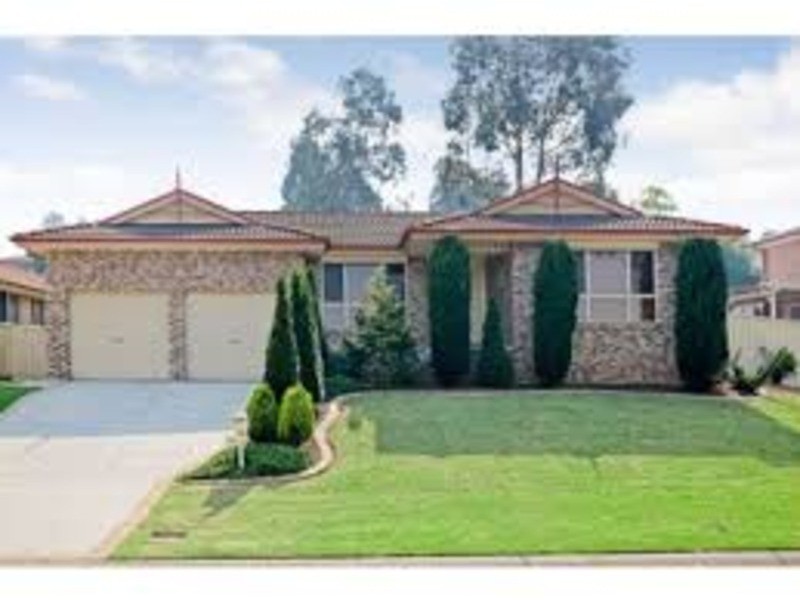 38 Downes Crescent, Currans Hill NSW 2567