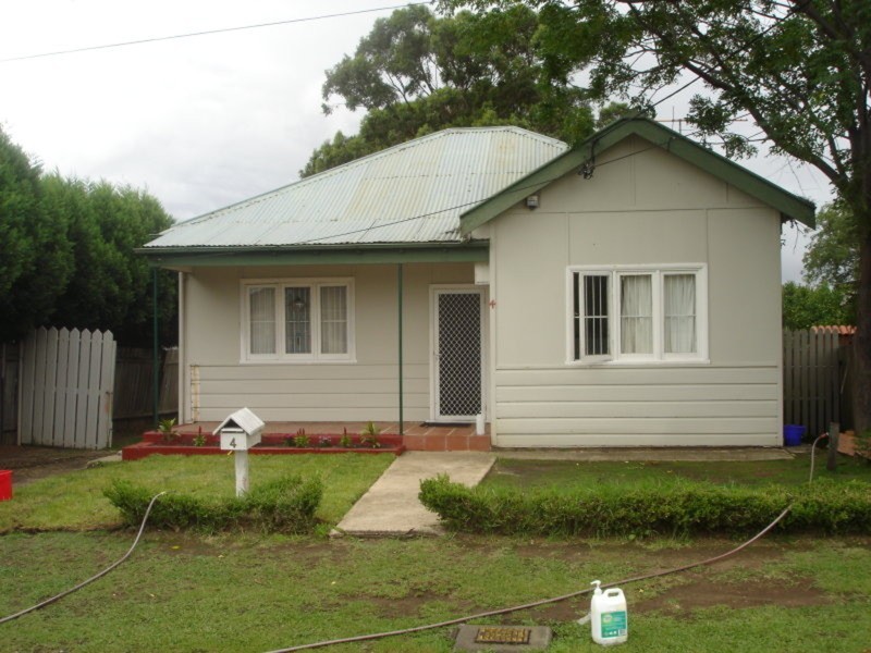 4 Hubert Street, Fairfield NSW 2165