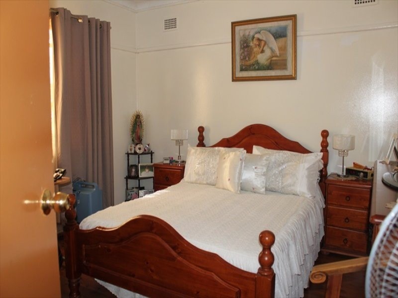 167 Sackville Street, Fairfield NSW 2165