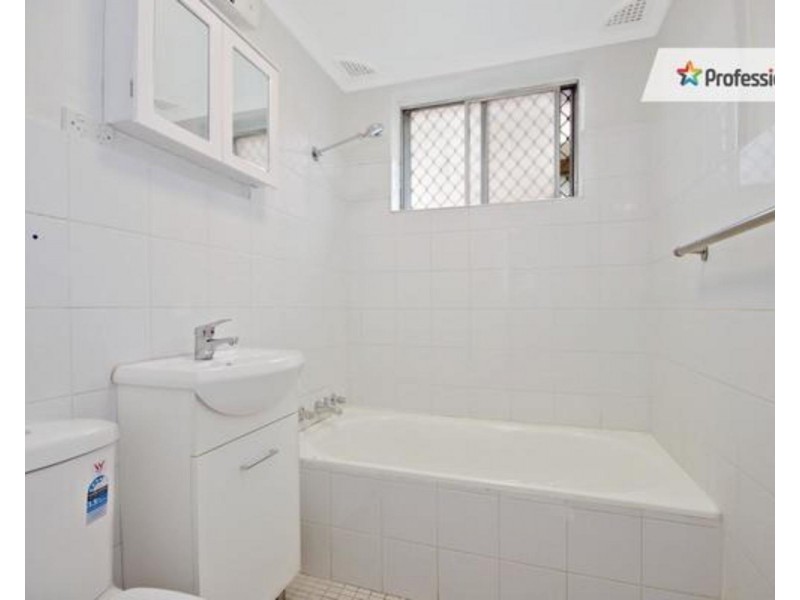 6/192 Sandal Crescent, Carramar NSW 2163