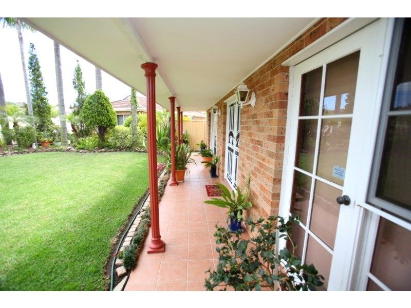 11 Monaro Close, Bossley Park NSW 2176