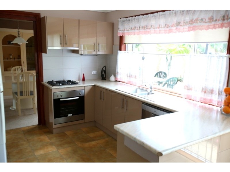 11 Monaro Close, Bossley Park NSW 2176