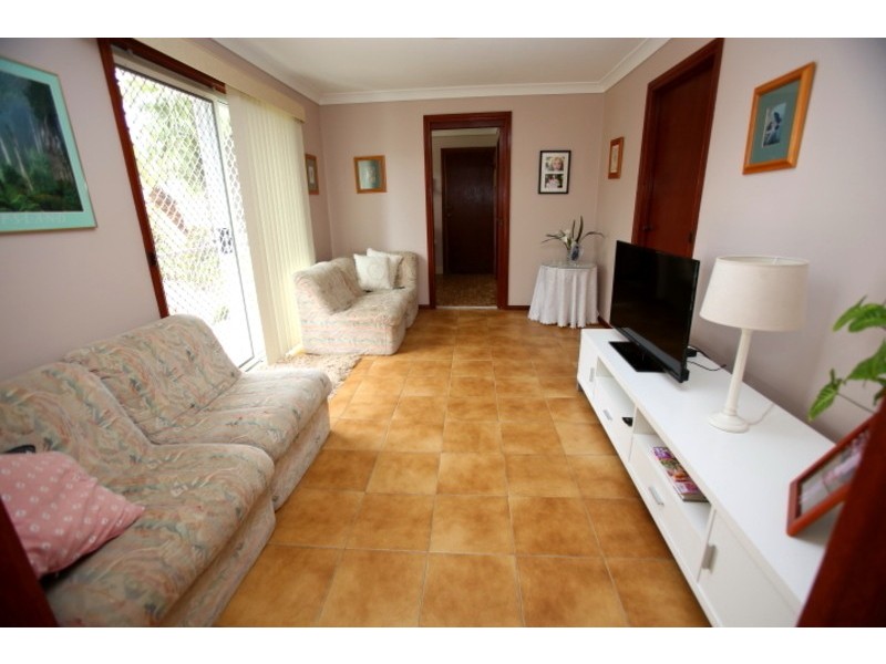 11 Monaro Close, Bossley Park NSW 2176