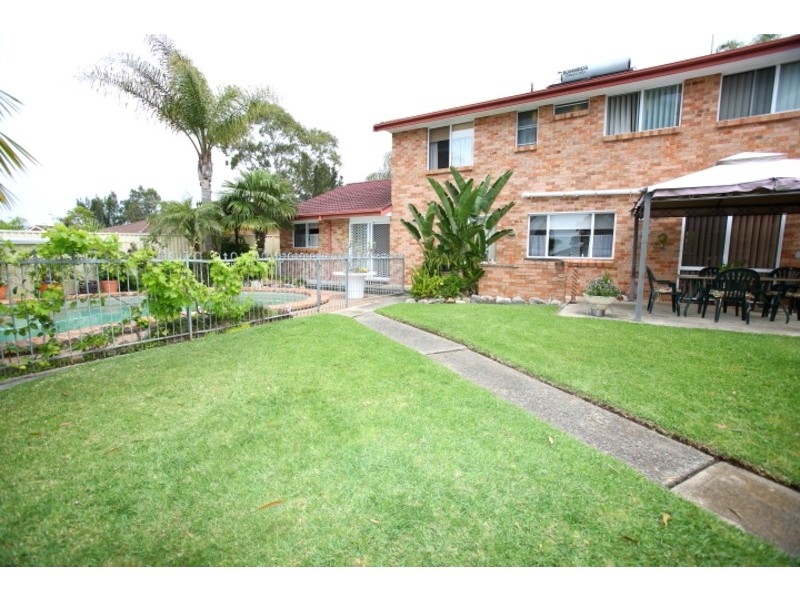 11 Monaro Close, Bossley Park NSW 2176