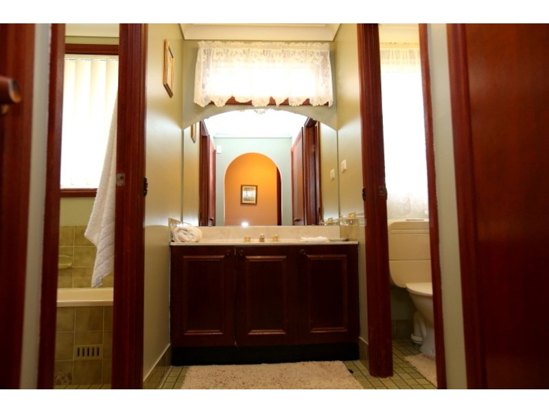 11 Monaro Close, Bossley Park NSW 2176