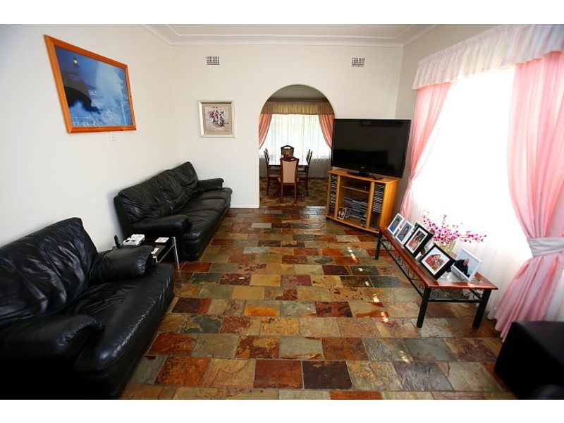 29 Kalora Avenue, Fairfield West NSW 2165