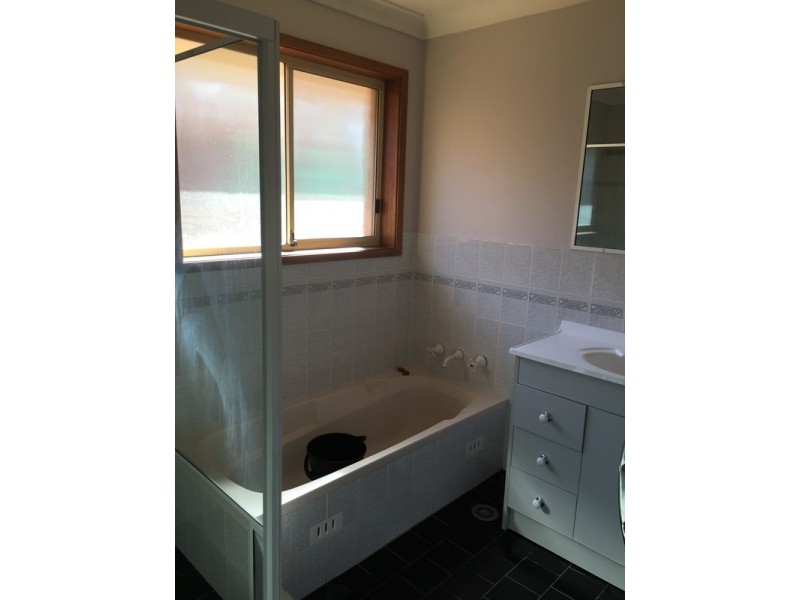 50 Sunny Place, St Johns Park NSW 2176