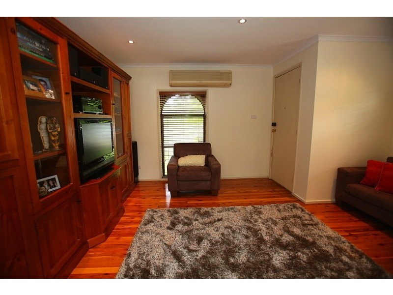 4 Kokoda Place, Bossley Park NSW 2176