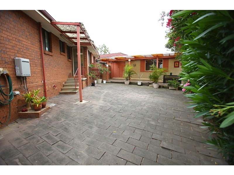 4 Kokoda Place, Bossley Park NSW 2176