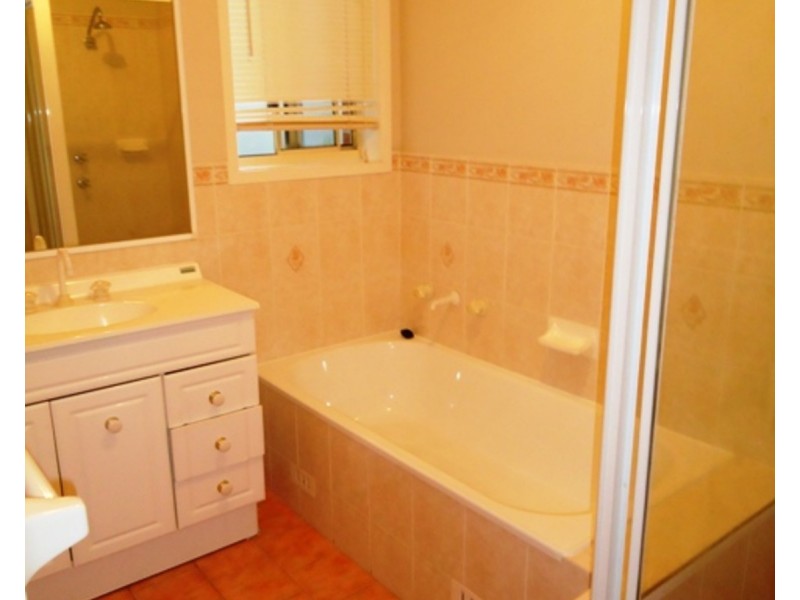 2B Ringarooma Circuit, West Hoxton NSW 2171