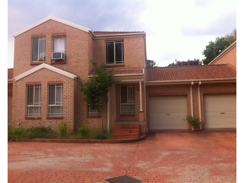 4/27 Rogan Crescent, Wakeley NSW 2176