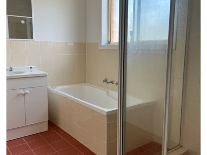 4/27 Rogan Crescent, Wakeley NSW 2176
