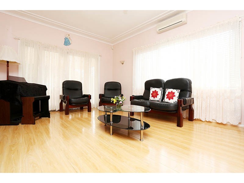 3 Tripoli Road, Fairfield West NSW 2165