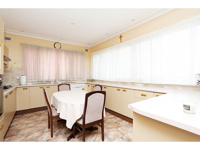 3 Tripoli Road, Fairfield West NSW 2165