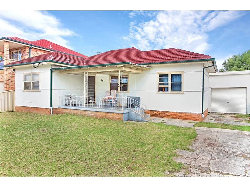 39 Avisford Street, Fairfield NSW 2165