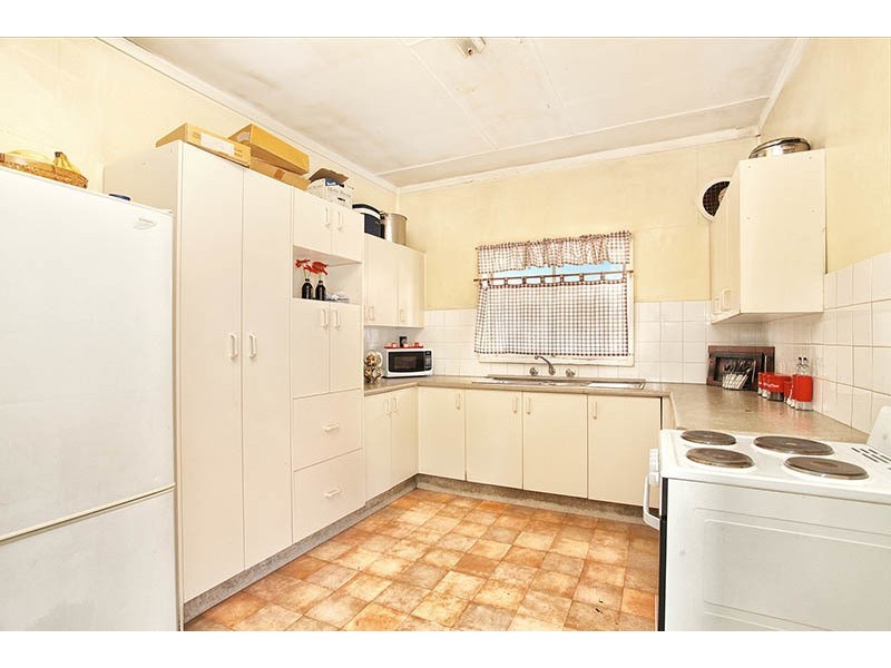 39 Avisford Street, Fairfield NSW 2165