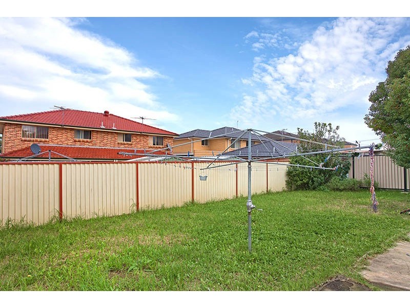 39 Avisford Street, Fairfield NSW 2165